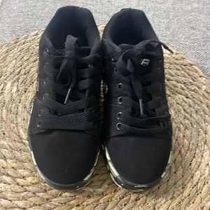 Heelys Racer 20 HES10321 US Youth Size 2 Black Green Camo Roller Skating Shoes